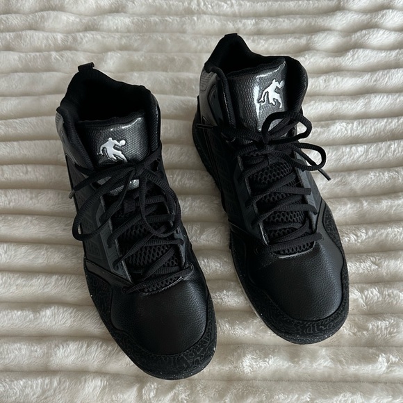 AND1 Capital 3.0 Basketball Shoes - Picture 2 of 4